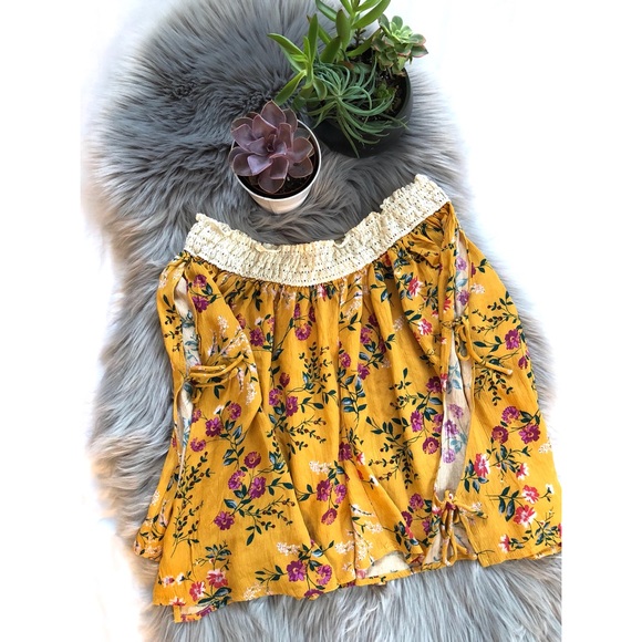 Off the shoulder crochet floral top - Picture 2 of 7